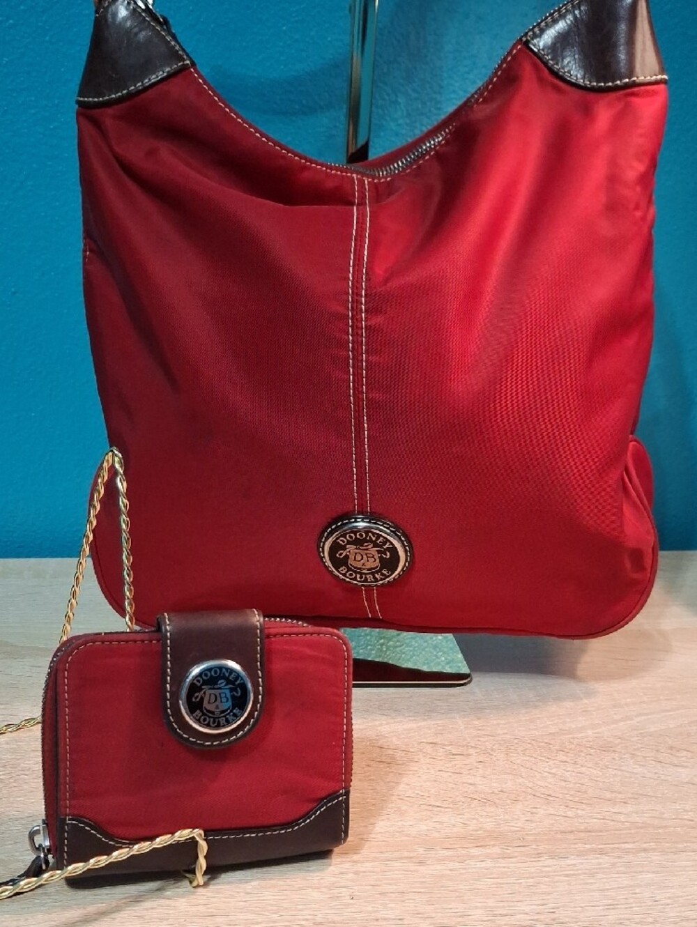 Dooney & Bourke Wayfarer Nylon Red Wallet with Brown Leather Trim Vintage - Picture 10 of 10